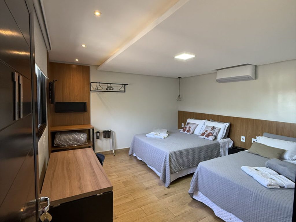 QUARTO 11 - SUITE MASTER - 2 CAMAS DE CASAL - 1
